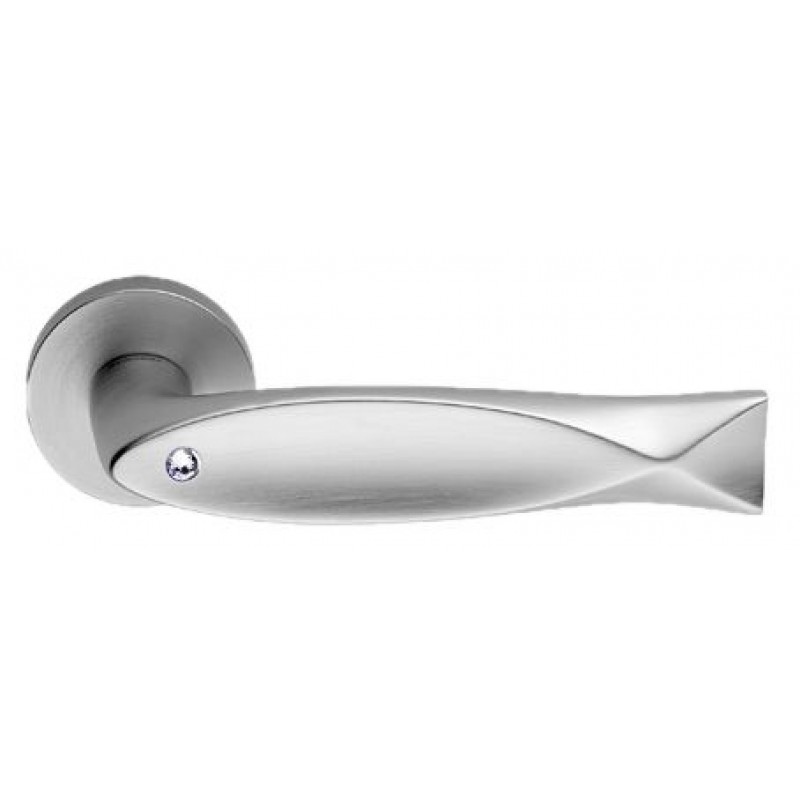Linea Cali - Дверная ручка LINEA CALI на круглой розетке FISH CRYSTAL 700 RO 023 CS хром матовый Linea Cali - Дверная ручка LINEA CALI на круглой розетке FISH CRYSTAL 700 RO 023 CS хром матовый